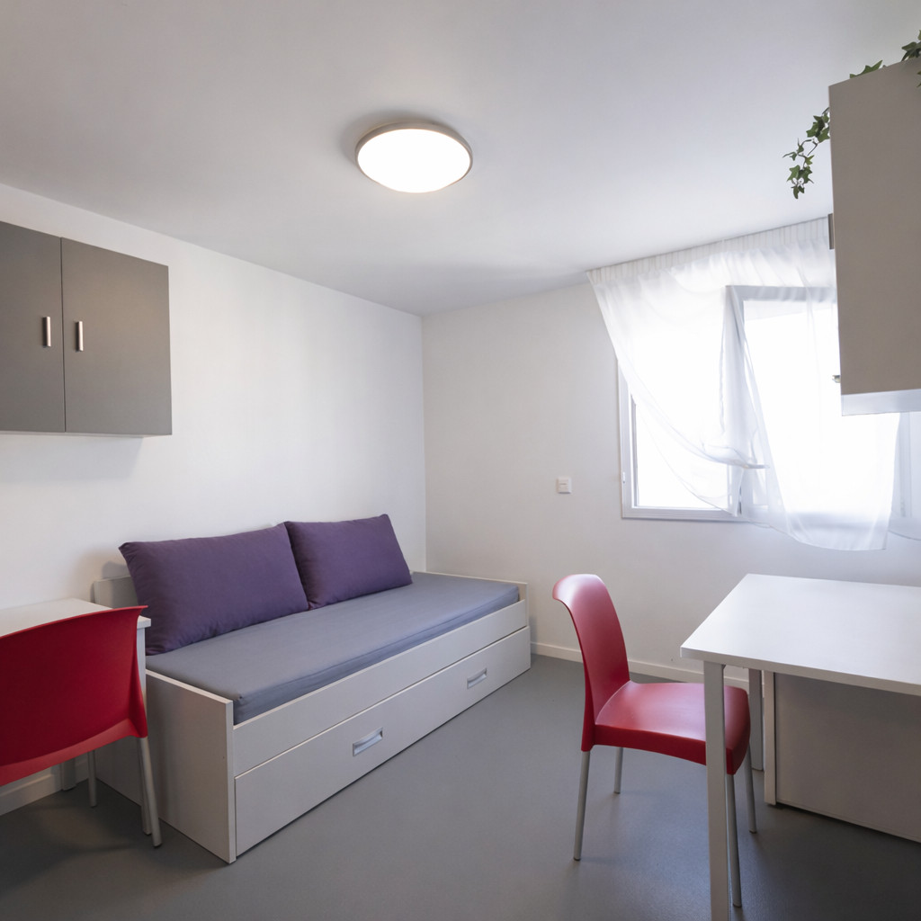 
                                                Vente
                                                 Investissement locatif - studio 2e étage