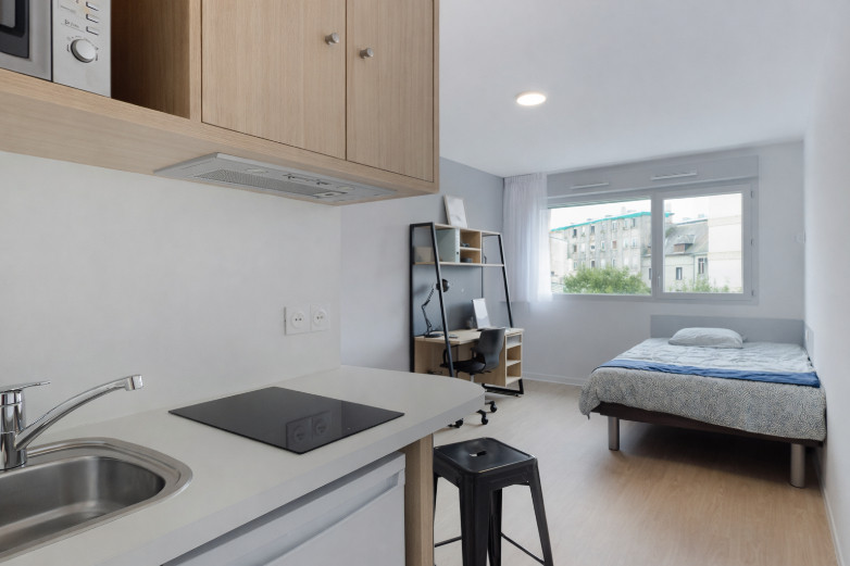 
                                                Vente
                                                 Investissement locatif - studio 5e étage