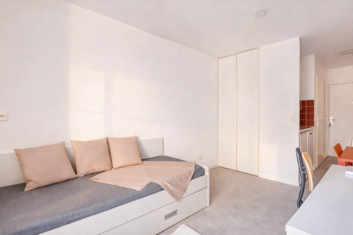 
                                                Vente
                                                 Investissement locatif - studio 5e étage