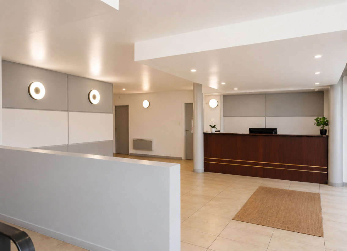 
                                                Vente
                                                 Investissement locatif - studio + parking - 7% net