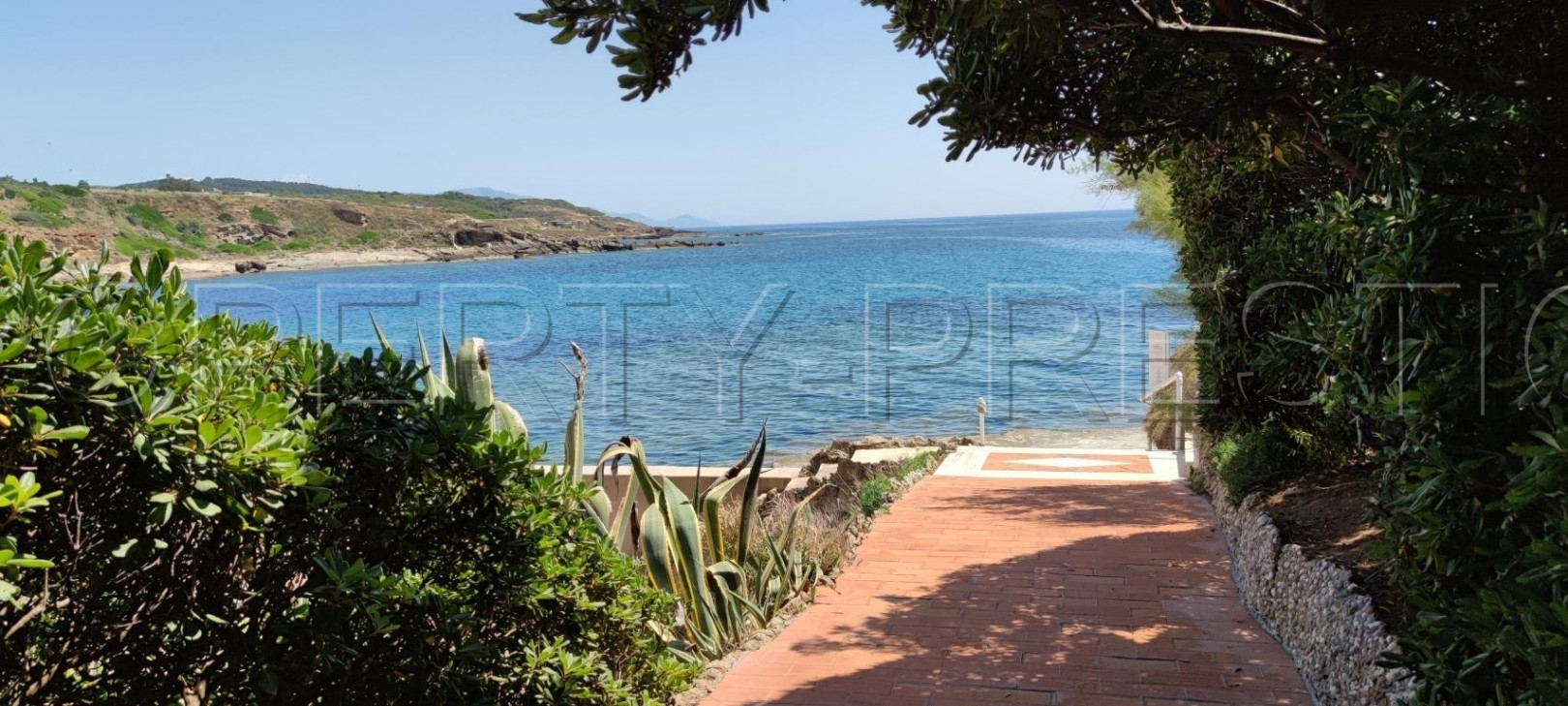 
                                                Vente
                                                 ITALIE- HÔTEL 5* spa PIEDS DANS L'EAU