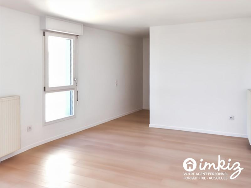 
                                                Vente
                                                 Ivry-sur-Seine  4P rénové avec balcon et parking