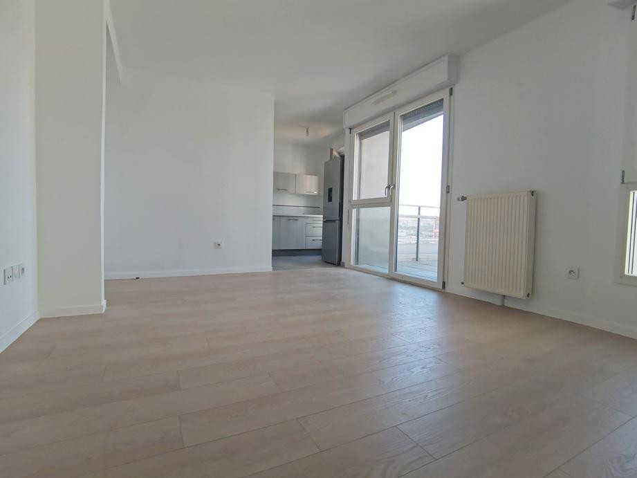 
                                                Vente
                                                 Ivry-sur-Seine  4P rénové avec balcon et parking