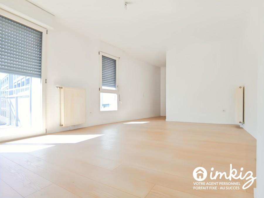 
                                                Vente
                                                 Ivry-sur-Seine  4P rénové avec balcon et parking