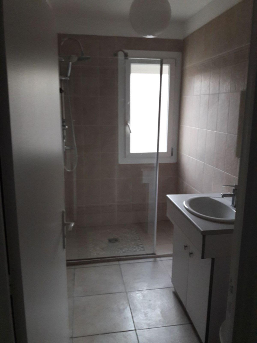 
                                                Colocation
                                                 J ai 2 chambres à louer