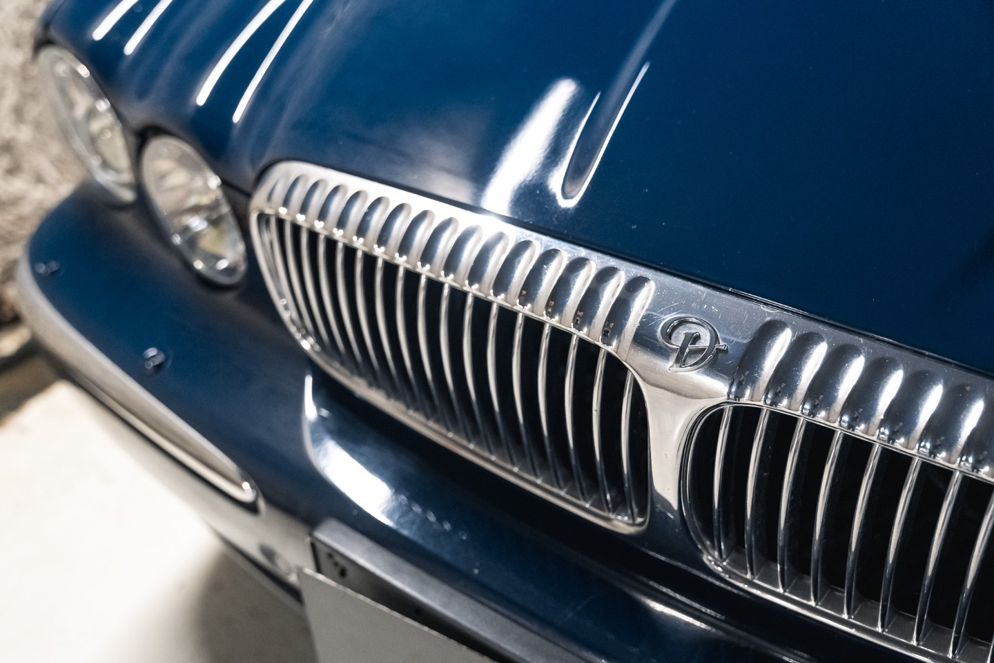 
                                                Voiture
                                                 Jaguar Daimler Super Eight LWB