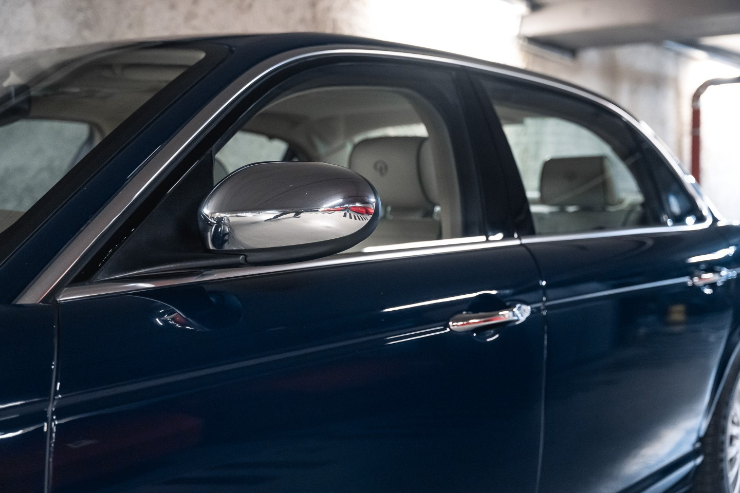 
                                                Voiture
                                                 Jaguar Daimler Super Eight LWB