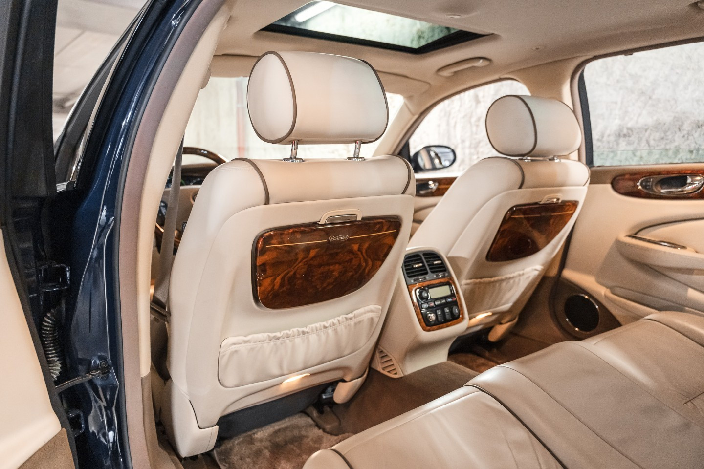 
                                                Voiture
                                                 Jaguar Daimler Super Eight LWB