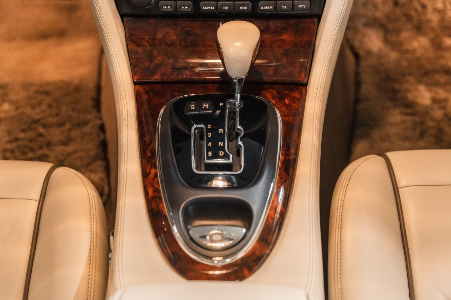 
                                                Voiture
                                                 Jaguar Daimler Super Eight LWB