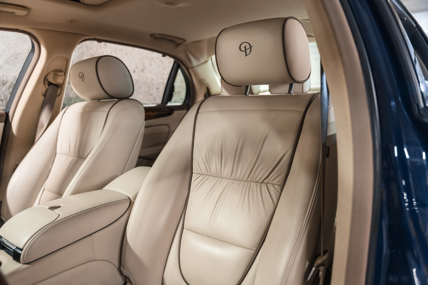 
                                                Voiture
                                                 Jaguar Daimler Super Eight LWB