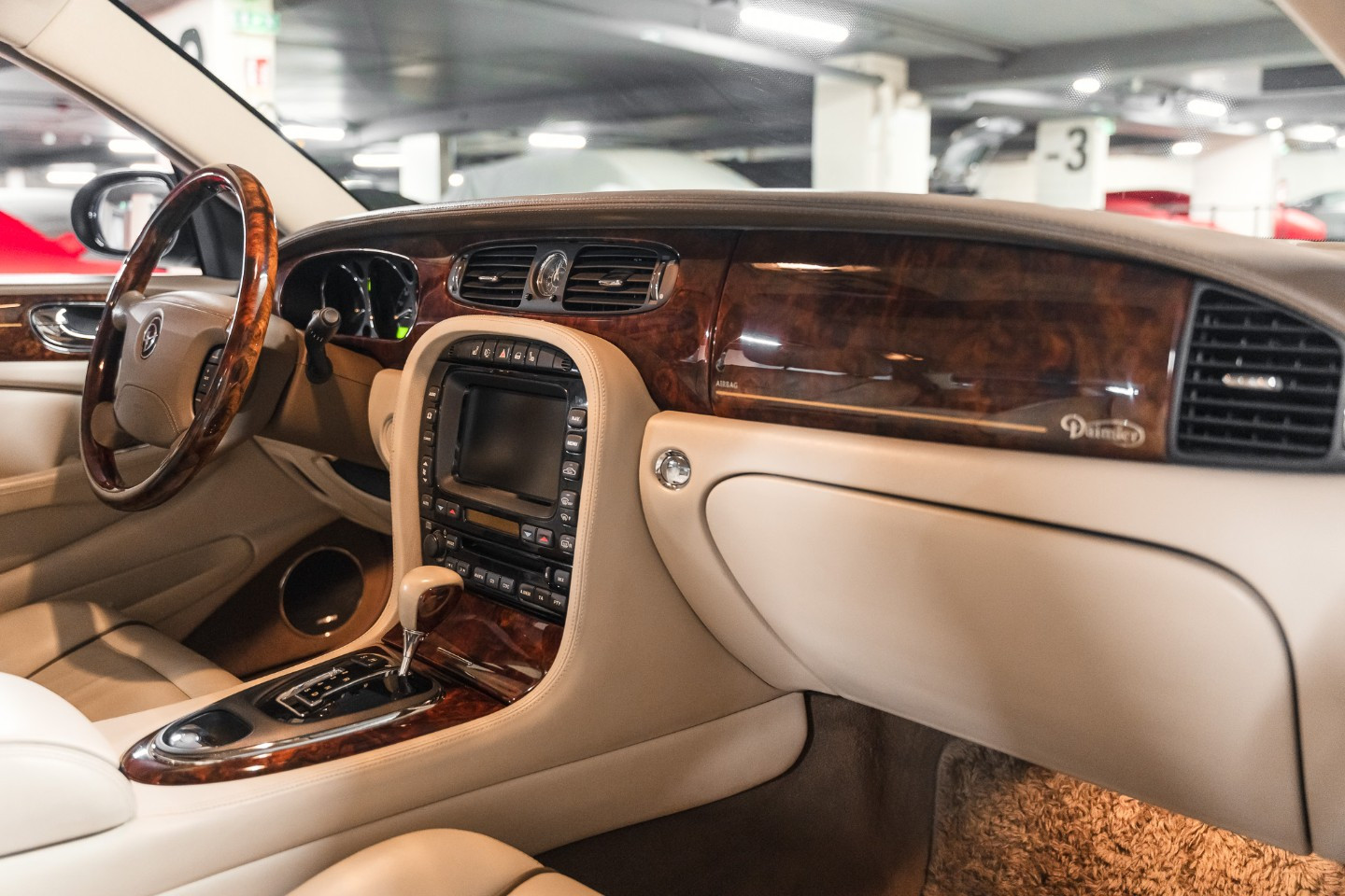 
                                                Voiture
                                                 Jaguar Daimler Super Eight LWB