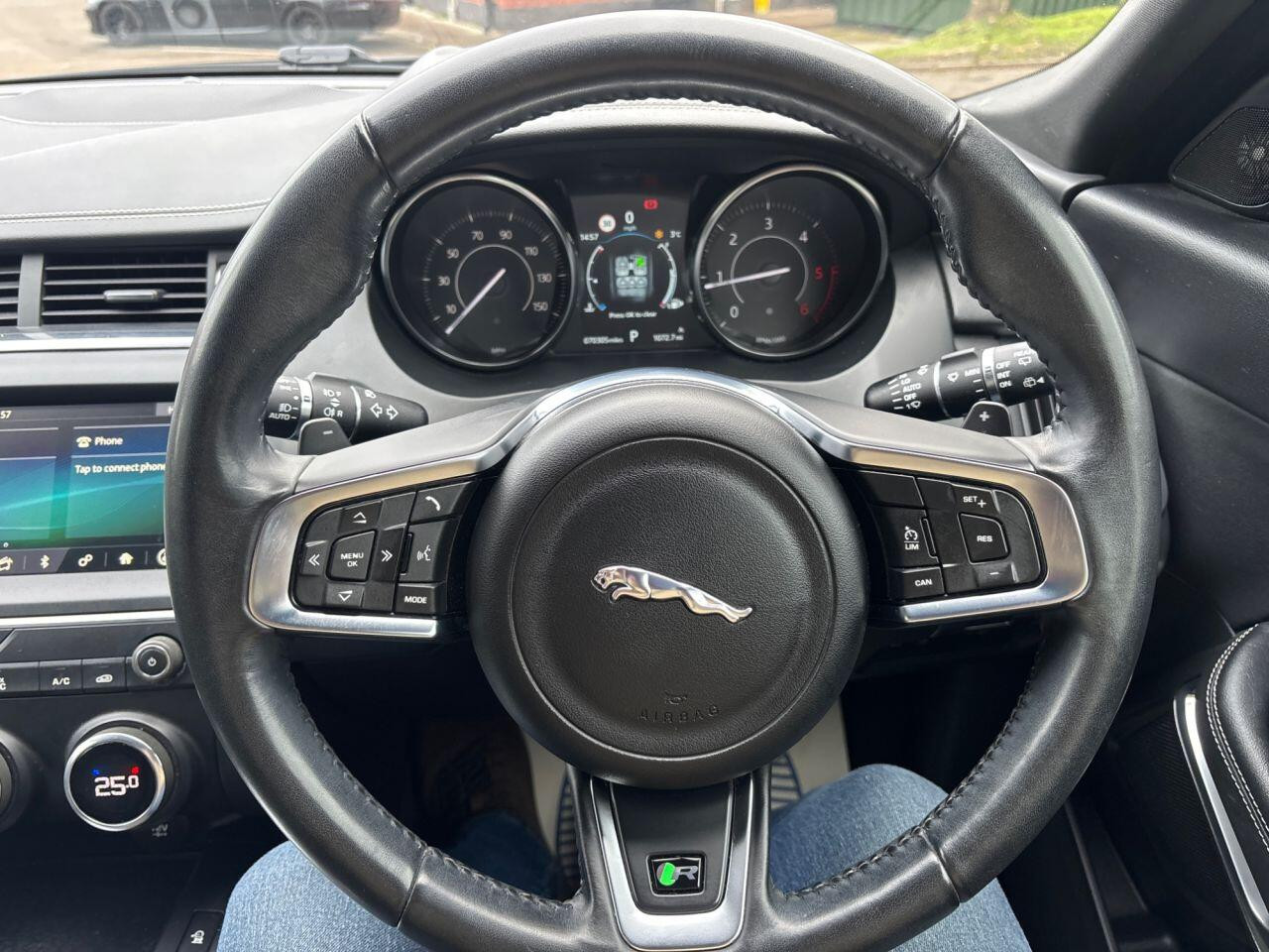 
                                                Voiture
                                                 Jaguar E-Pace 2.0 D150 R-Dynamic S SUV 5dr Diesel Auto AWD Euro 6 (s/s) (150 ps) AUTO MOT 7/26 FSH ULEZ 70K