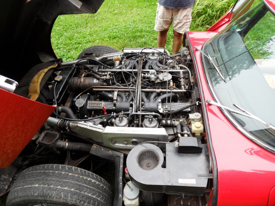 
                                                Voiture
                                                 Jaguar E- type Série 3  V12 Cabriolet  1974