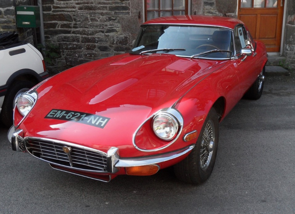 
                                                Voiture
                                                 Jaguar E- type Série 3  V12 Cabriolet  1974