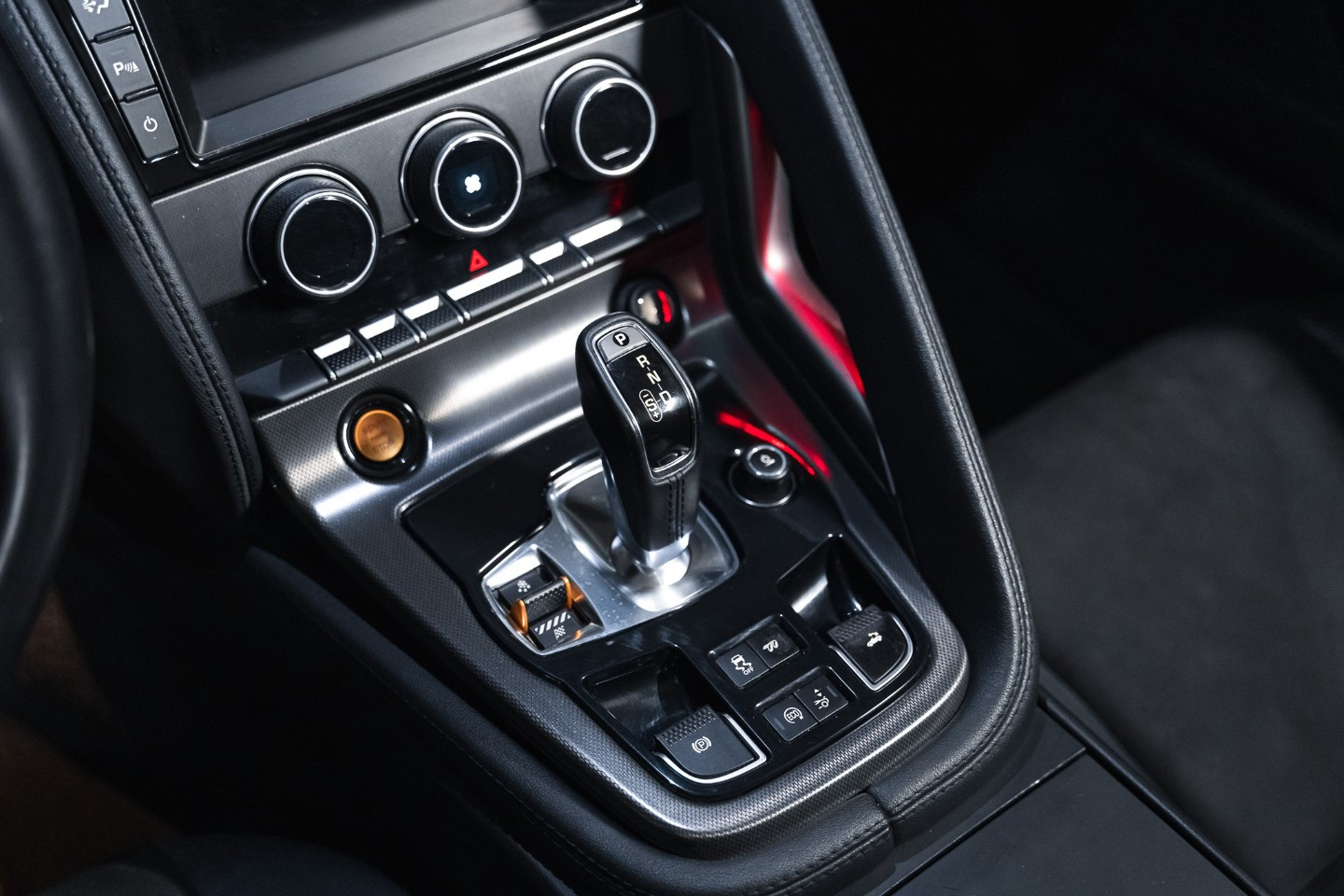 
                                                Voiture
                                                 Jaguar F-Type S Cabriolet V6 3.0 380