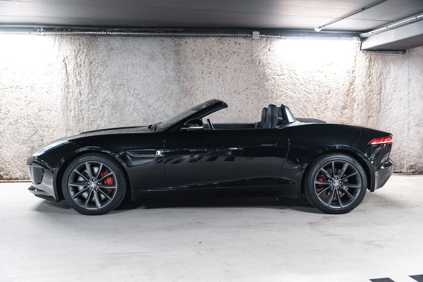 
                                                Voiture
                                                 Jaguar F-Type S Cabriolet V6 3.0 380