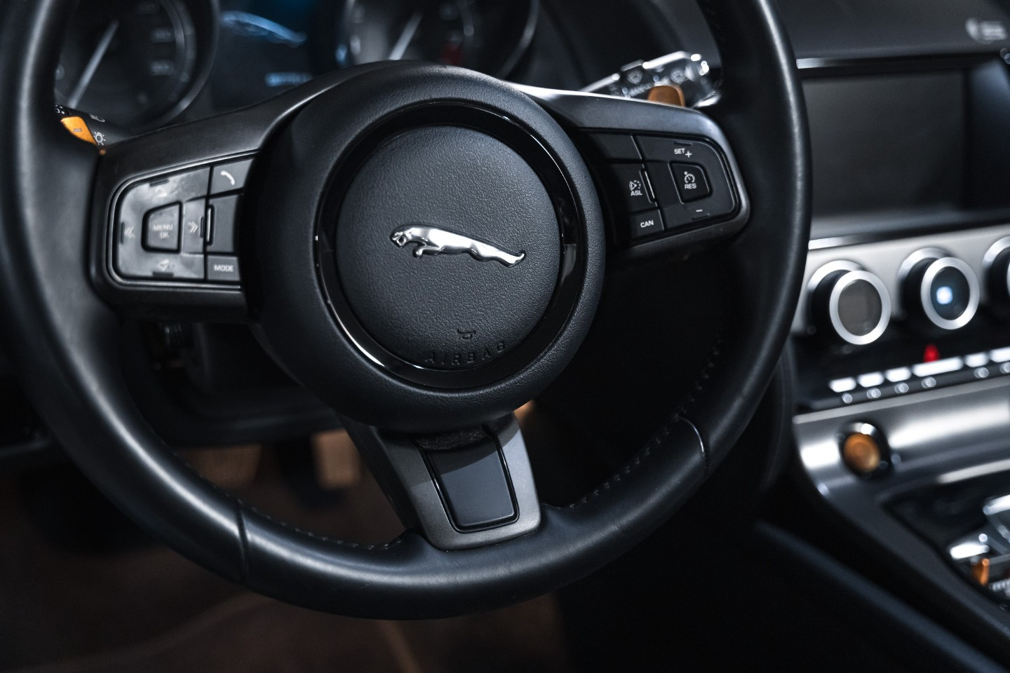 
                                                Voiture
                                                 Jaguar F-Type S Cabriolet V6 3.0 380