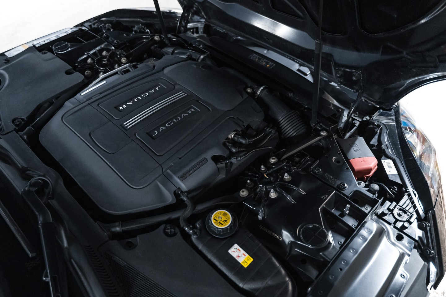 
                                                Voiture
                                                 Jaguar F-Type S Cabriolet V6 3.0 380