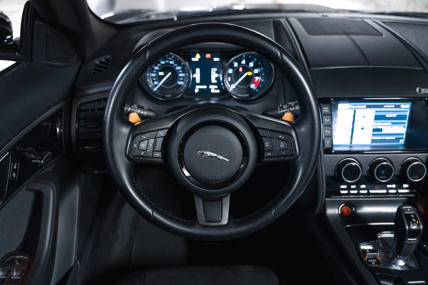 
                                                Voiture
                                                 Jaguar F-Type S Cabriolet V6 3.0 380