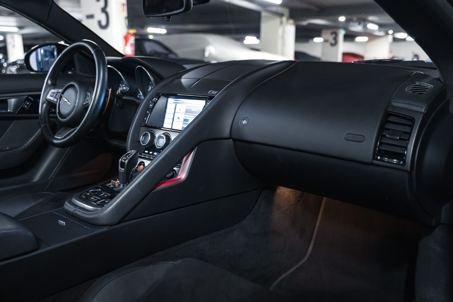 
                                                Voiture
                                                 Jaguar F-Type S Cabriolet V6 3.0 380