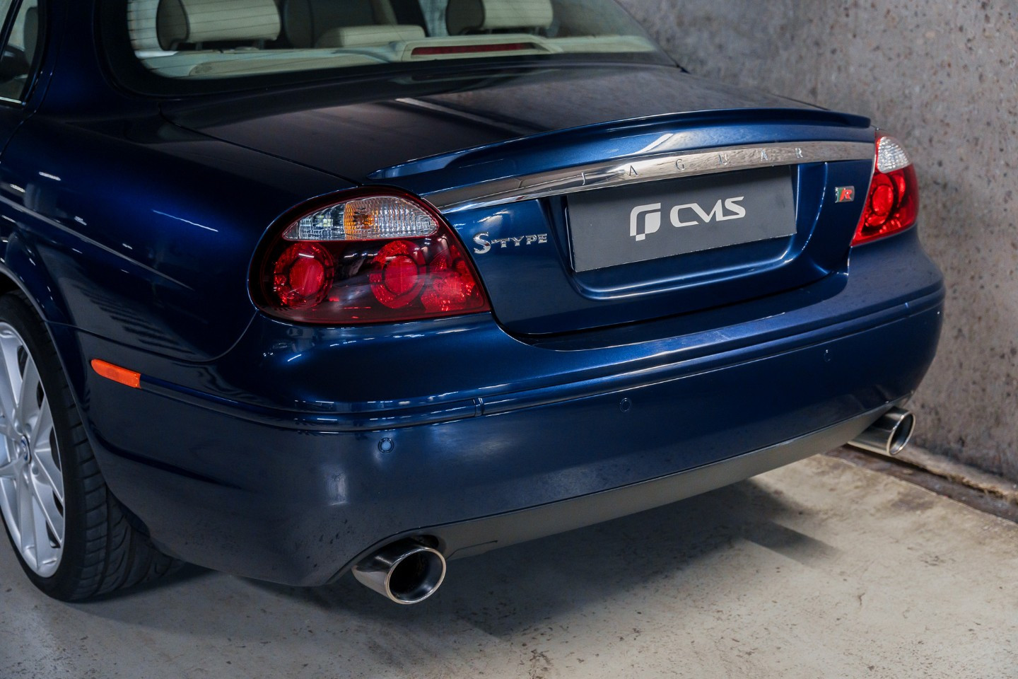 
                                                Voiture
                                                 Jaguar S-Type R Supercharged V8 4.2 396