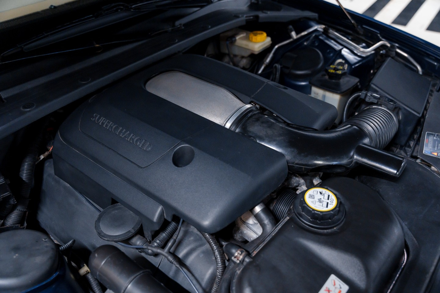 
                                                Voiture
                                                 Jaguar S-Type R Supercharged V8 4.2 396