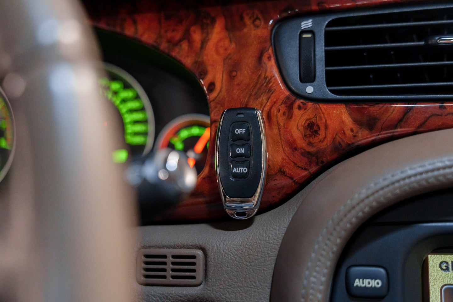 
                                                Voiture
                                                 Jaguar S-Type R Supercharged V8 4.2 396