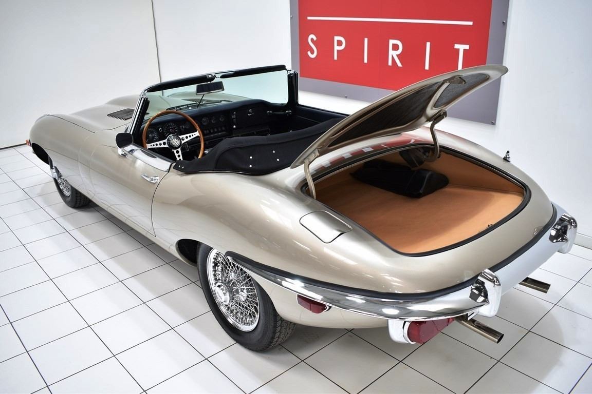 
                                                Voiture
                                                 JAGUAR Type E Cabriolet 4.2L