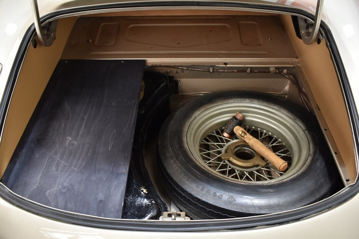 
                                                Voiture
                                                 JAGUAR Type E Cabriolet 4.2L