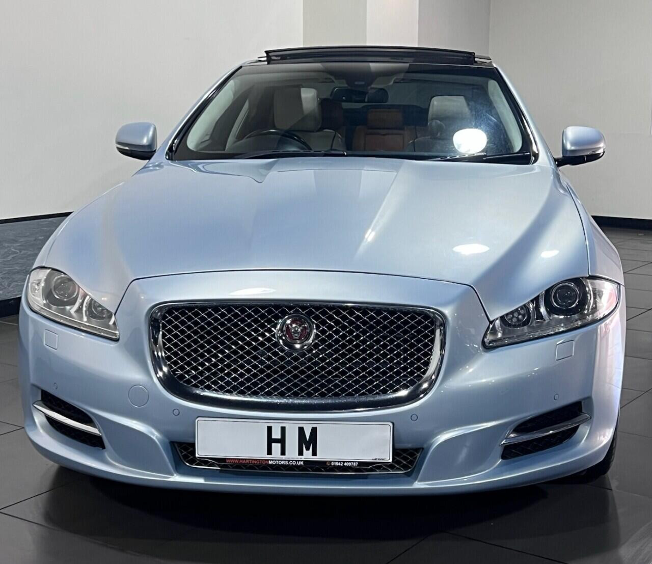 
                                                Voiture
                                                 Jaguar XJ 3.0 V6 Portfolio Saloon 4dr Petrol Auto Euro 5 (s/s) (340 ps)