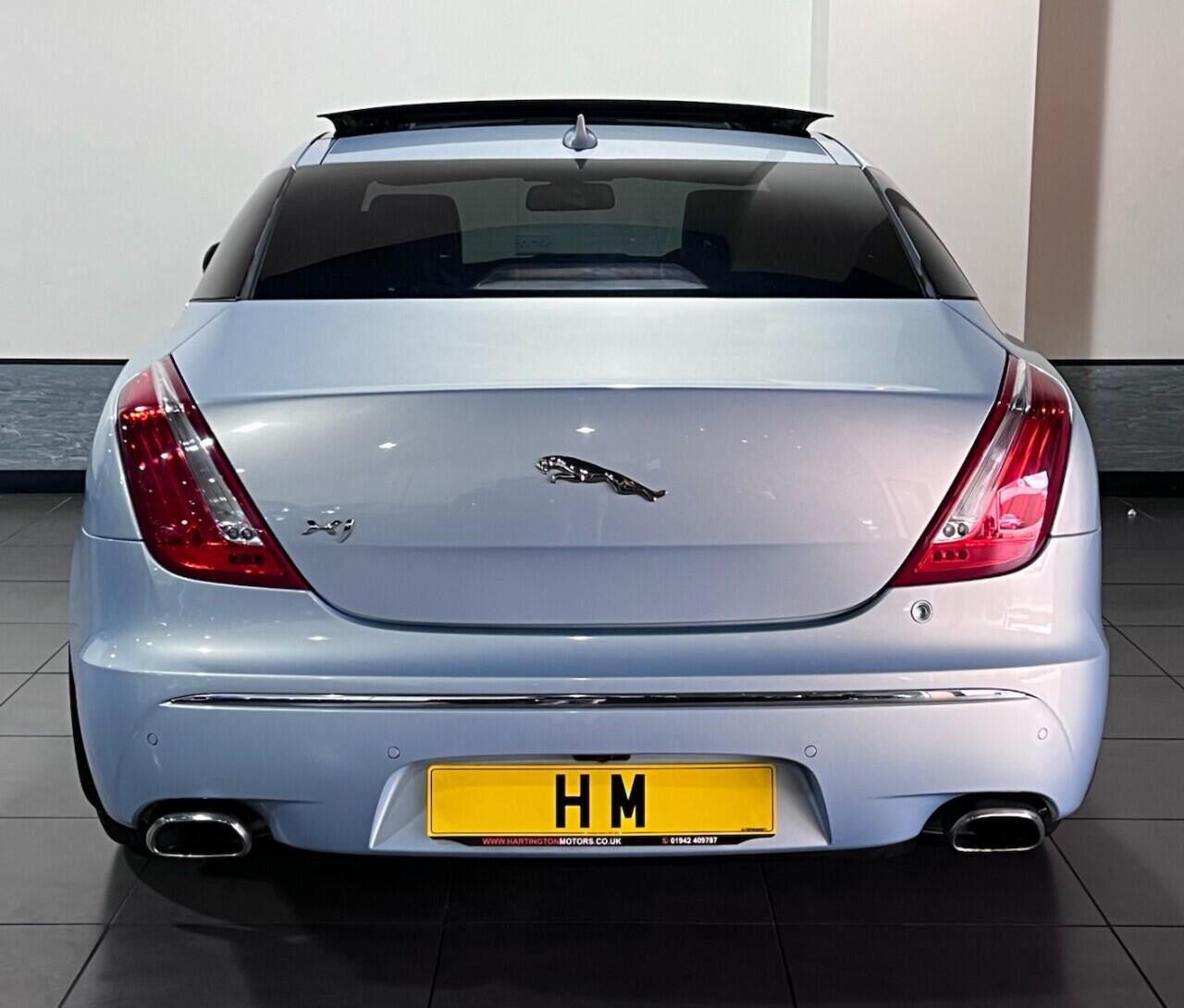 
                                                Voiture
                                                 Jaguar XJ 3.0 V6 Portfolio Saloon 4dr Petrol Auto Euro 5 (s/s) (340 ps)