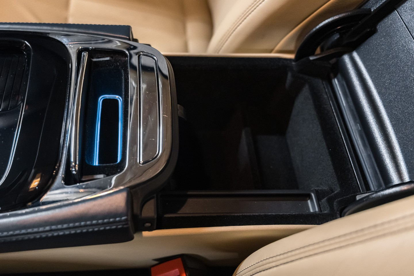 
                                                Voiture
                                                 Jaguar XJ Sural Supersport Empattement Long