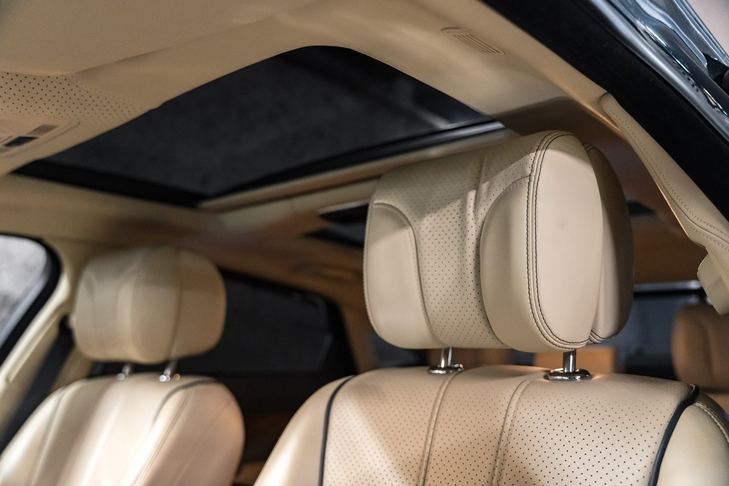 
                                                Voiture
                                                 Jaguar XJ Sural Supersport Empattement Long