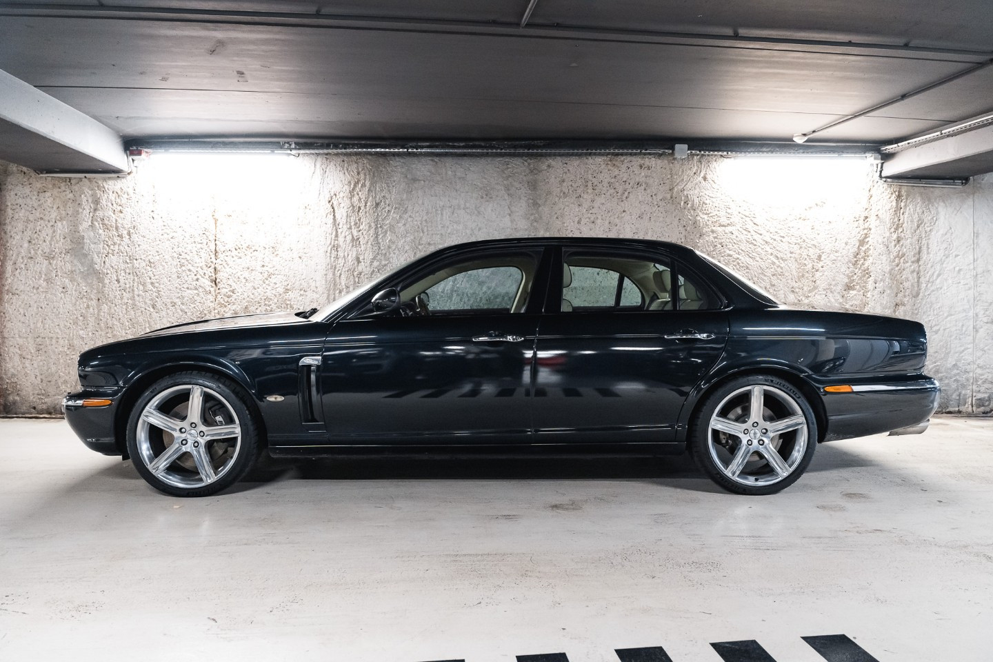 
                                                Voiture
                                                 Jaguar XJR V8 4.2 400
