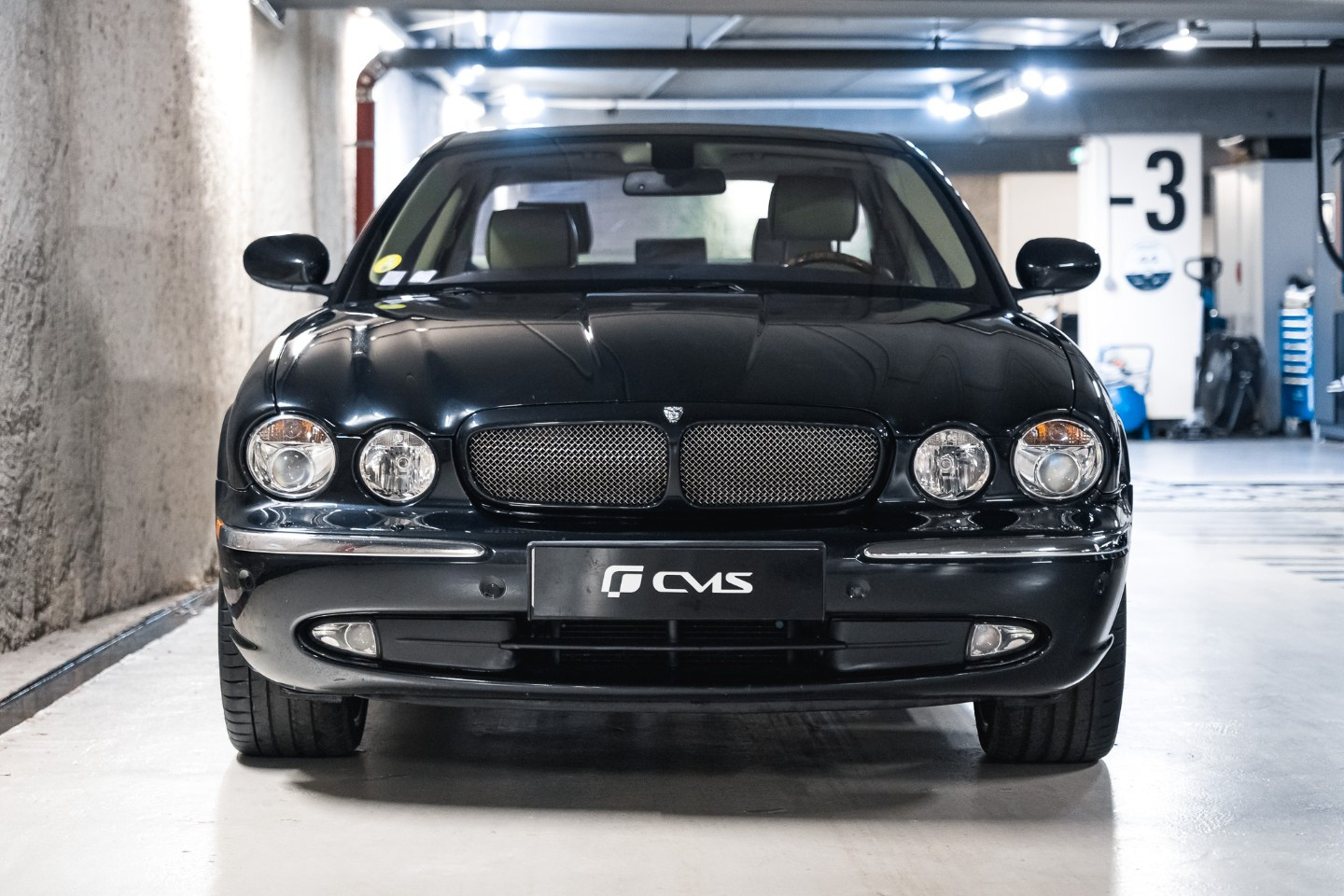 
                                                Voiture
                                                 Jaguar XJR V8 4.2 400