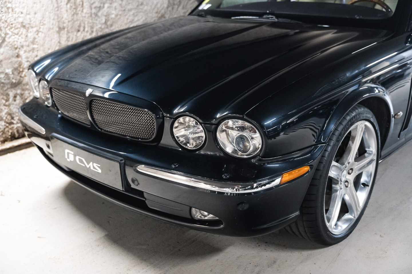 
                                                Voiture
                                                 Jaguar XJR V8 4.2 400