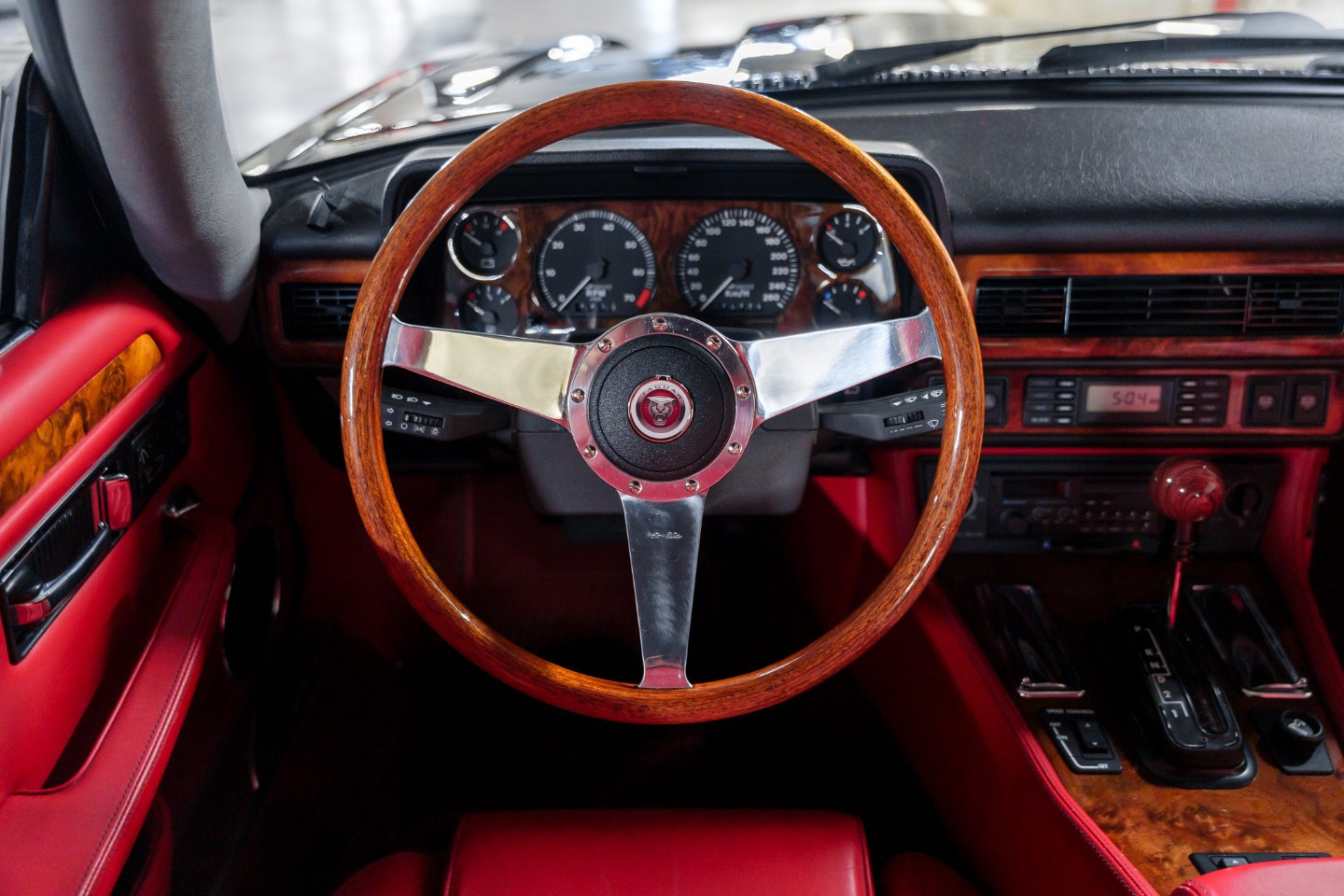
                                                Voiture
                                                 Jaguar XJRS V12 6.0 333