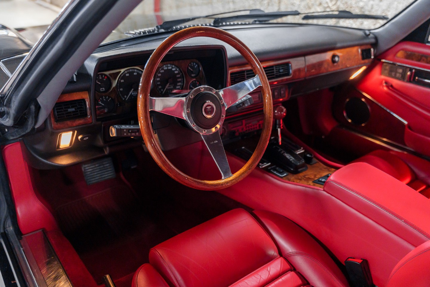 
                                                Voiture
                                                 Jaguar XJRS V12 6.0 333