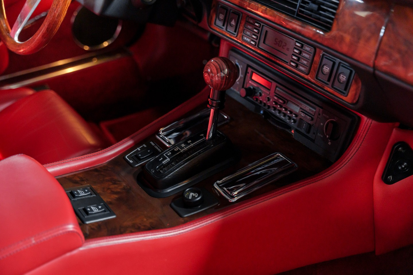 
                                                Voiture
                                                 Jaguar XJRS V12 6.0 333