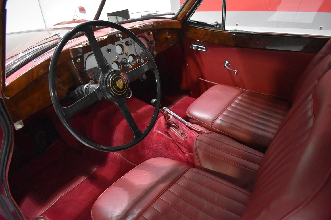 
                                                Voiture
                                                 JAGUAR  XK 140 Coupé