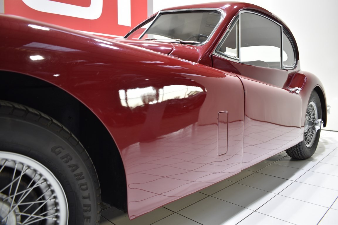 
                                                Voiture
                                                 JAGUAR  XK 140 Coupé