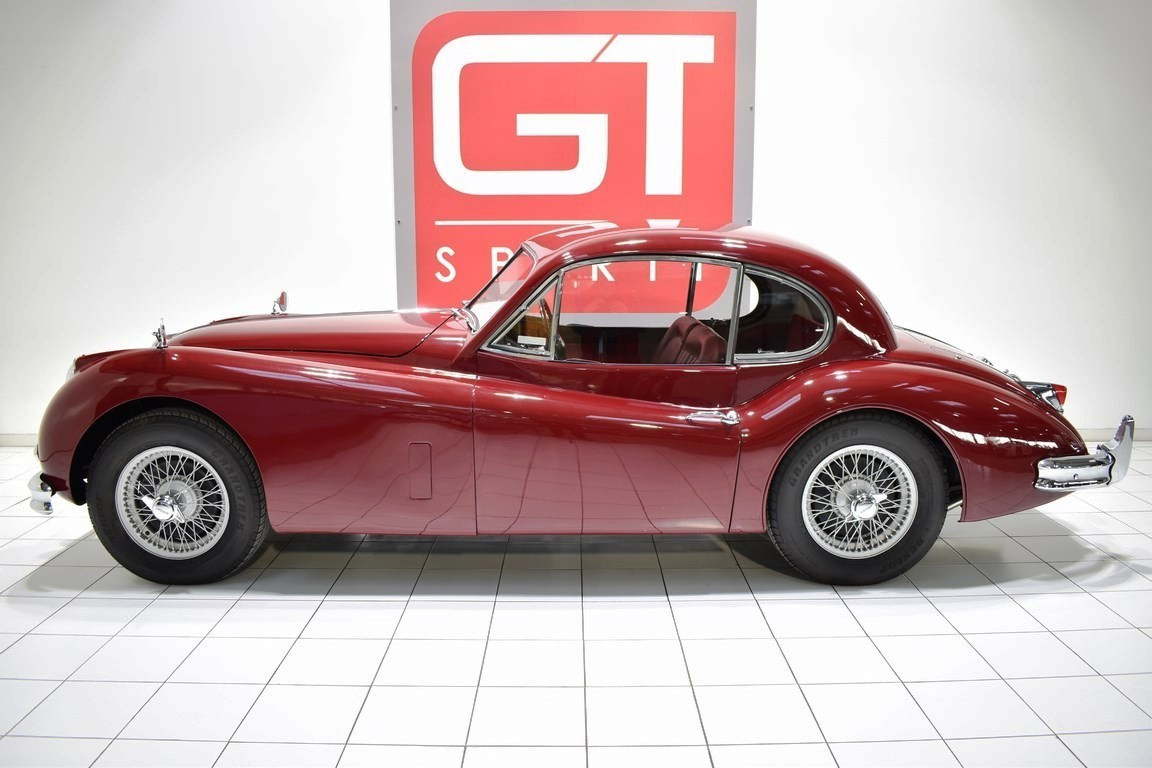 
                                                Voiture
                                                 JAGUAR  XK 140 Coupé