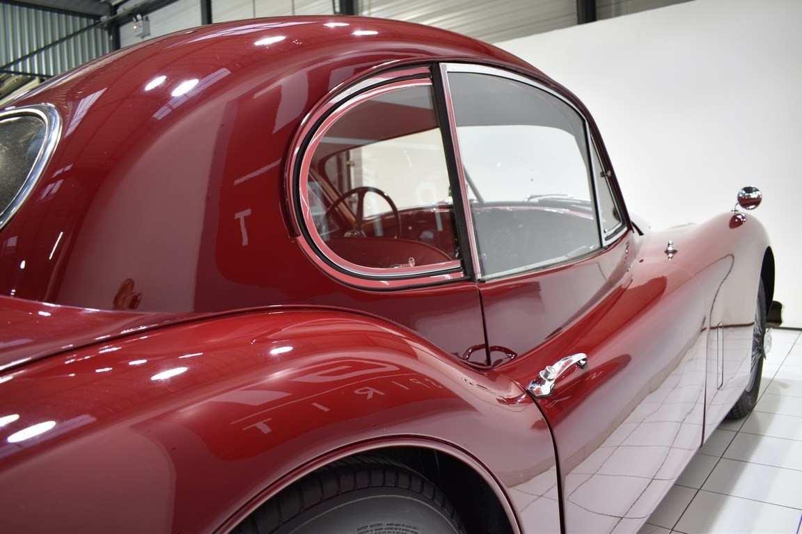
                                                Voiture
                                                 JAGUAR  XK 140 Coupé