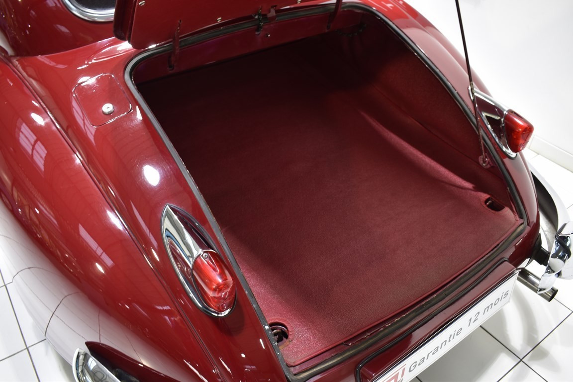 
                                                Voiture
                                                 JAGUAR  XK 140 Coupé