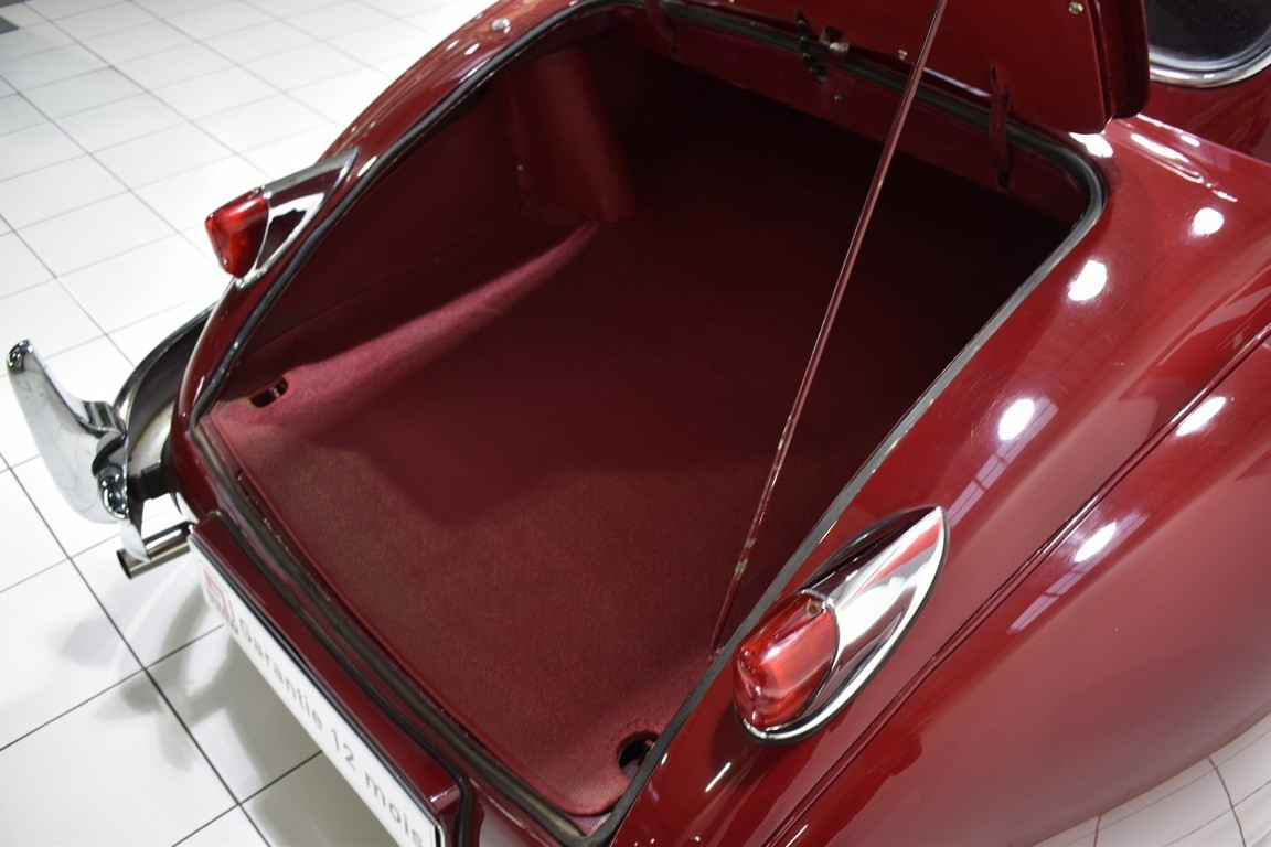 
                                                Voiture
                                                 JAGUAR  XK 140 Coupé