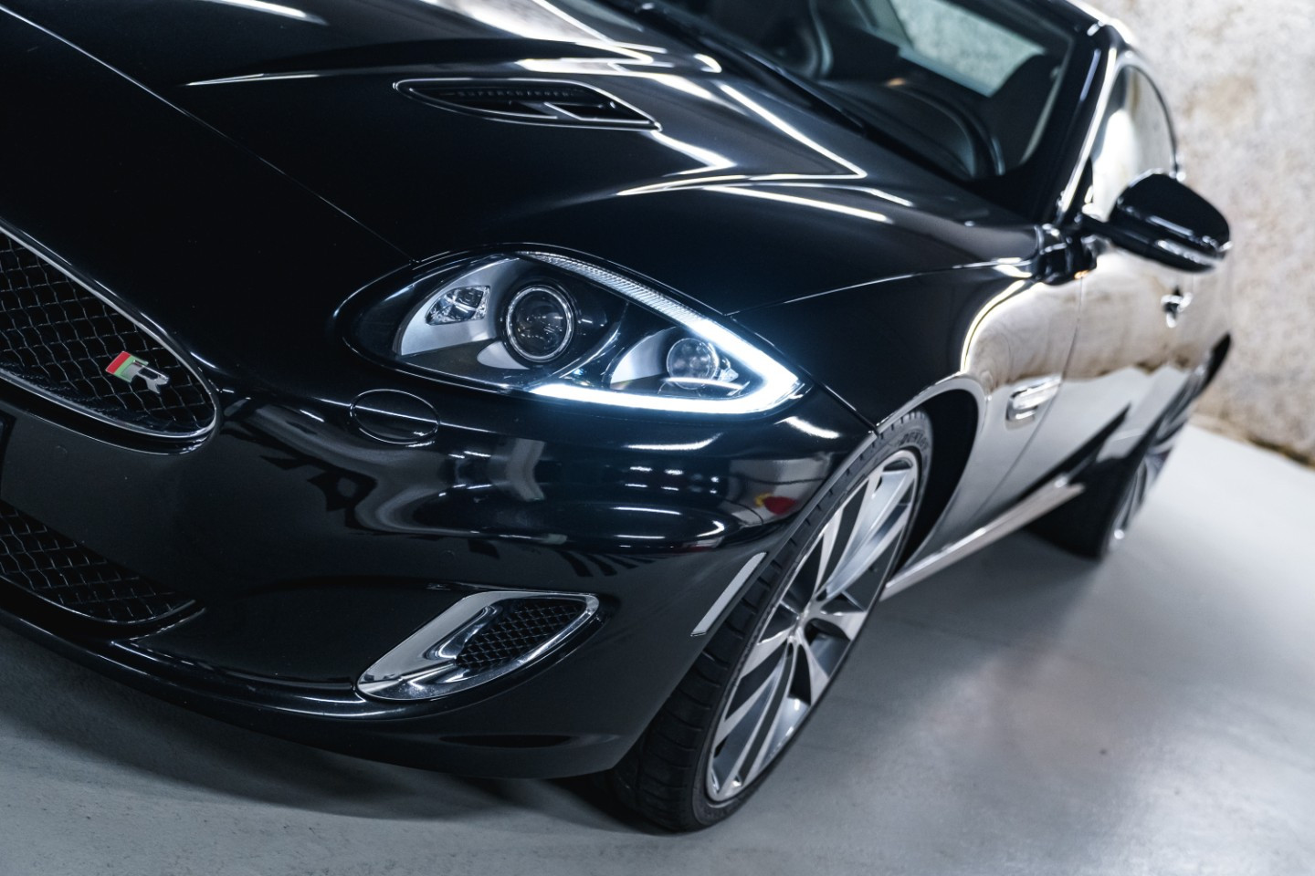 
                                                Voiture
                                                 Jaguar XK R (2) V8 5.0 510
