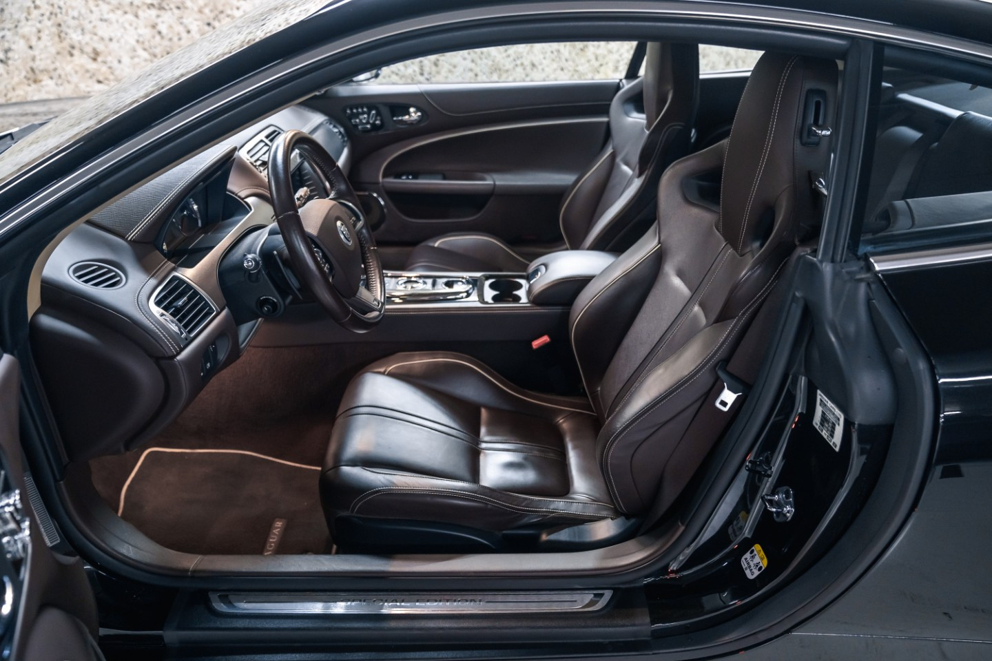 
                                                Voiture
                                                 Jaguar XK R (2) V8 5.0 510