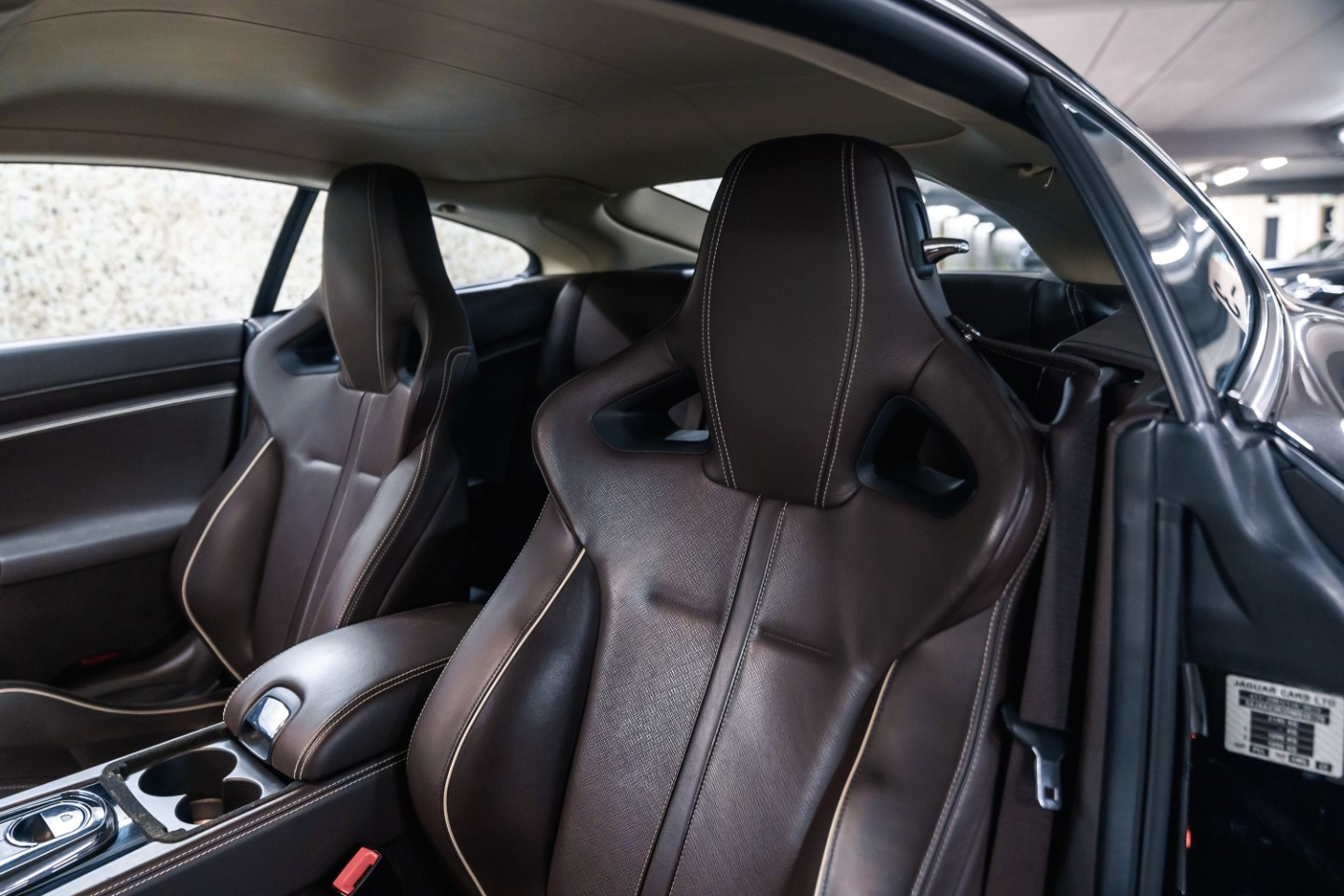 
                                                Voiture
                                                 Jaguar XK R (2) V8 5.0 510