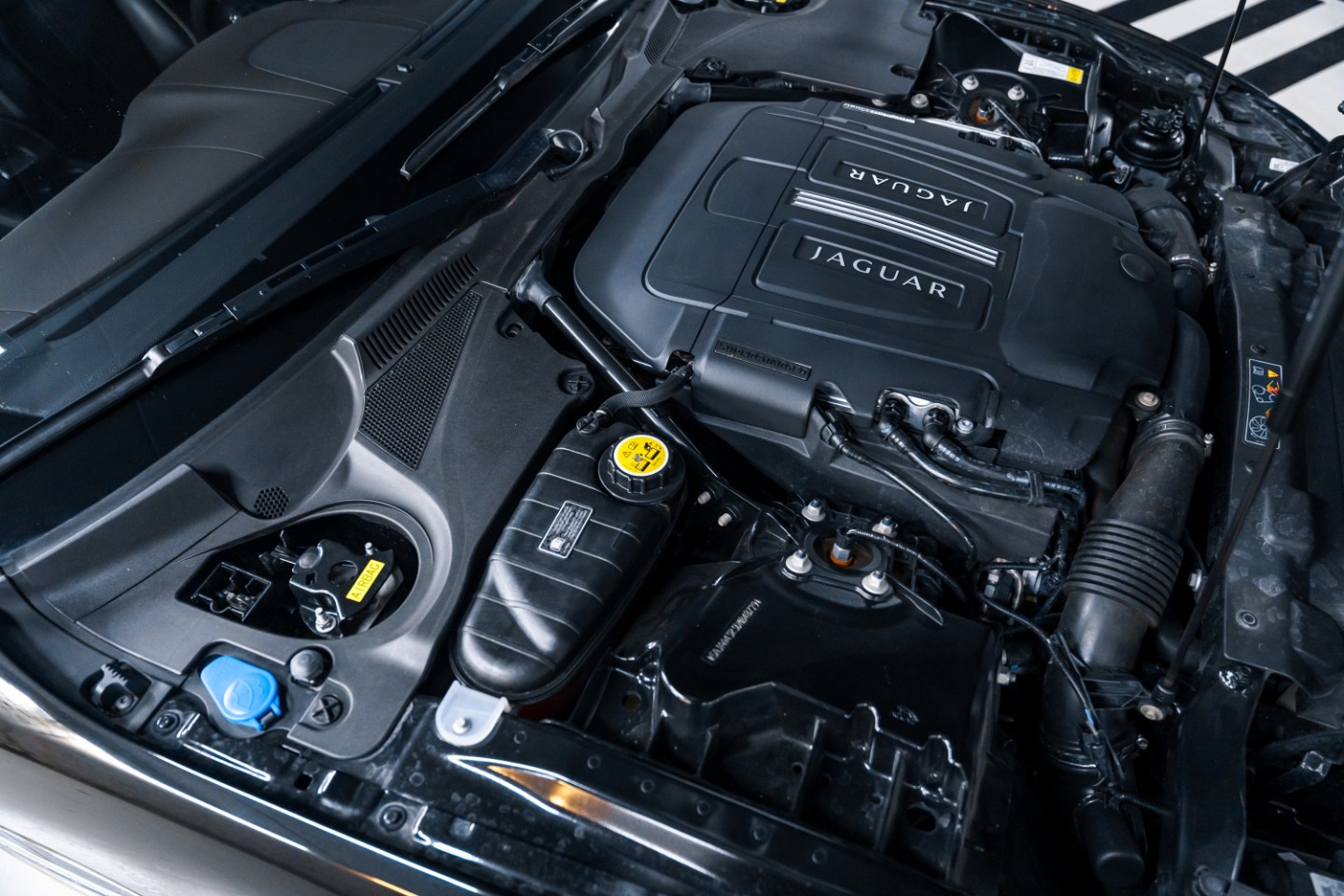 
                                                Voiture
                                                 Jaguar XK R (2) V8 5.0 510