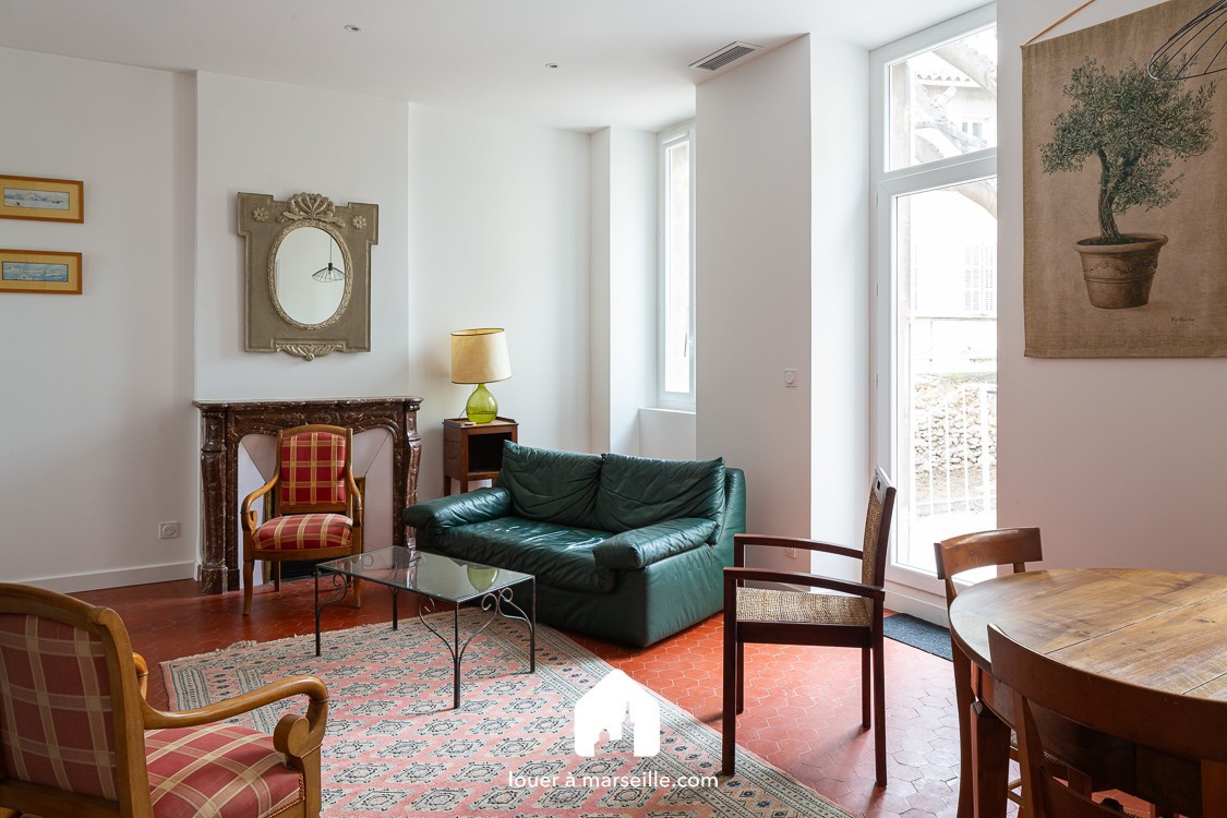 
                                                Location
                                                 Jardin de Mermoz